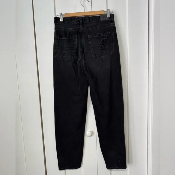 American Eagle Black Ripped Mom Jean, Size 4 - Picture 2 of 4